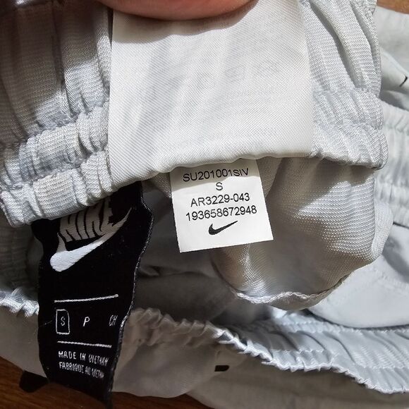 Nike Sportswear Tech Pack Woven Shorts Men's S Grey Black At Knee Fit AR3229-043 - Picture 16 of 16